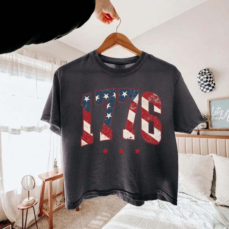 Vintage Patriotic Graphic Crop Top