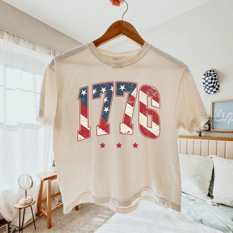 Vintage Patriotic Graphic Crop Top